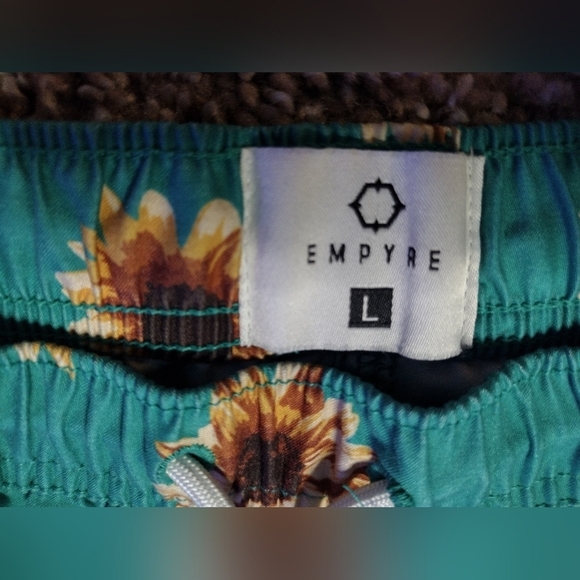 Empyre Sunflower Print Men's Swim Trunks Large NWOT - Picture 5 of 10